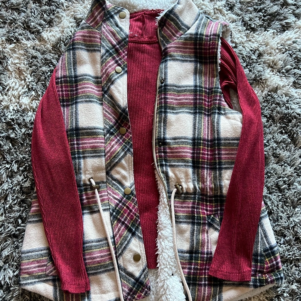 Plaid vest and long sleeve